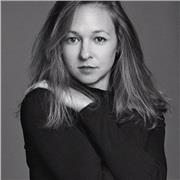 Docente con 8 años de experiencia en dibujo, creatividad, ilustración de moda, diseño de moda, ecodiseño y sostenibilidad. Activa profesionalmente como directora creativa de IS, marca de moda sostenible